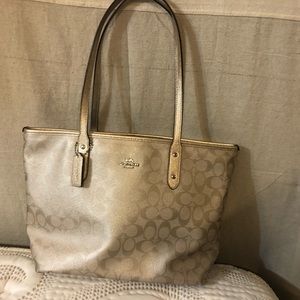 Coach tote (USED)